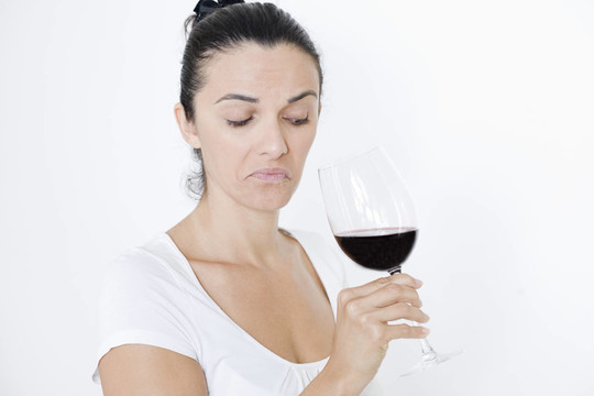 紅葡萄酒的女人
