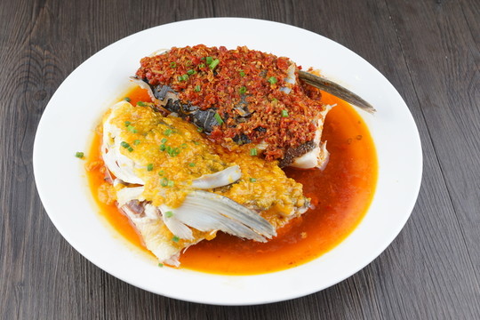 開胃雙色魚頭