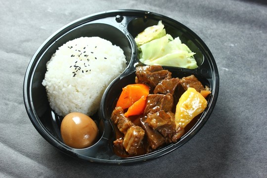 紅燒牛腩飯