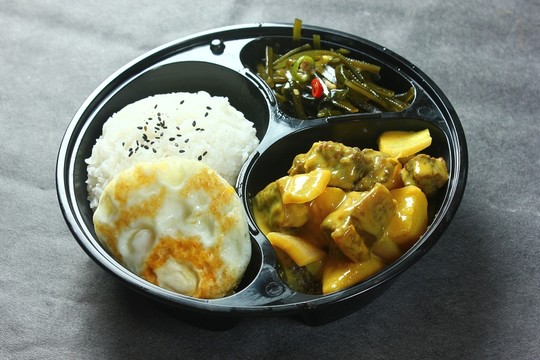 咖喱牛腩飯