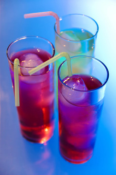玻璃酒杯
