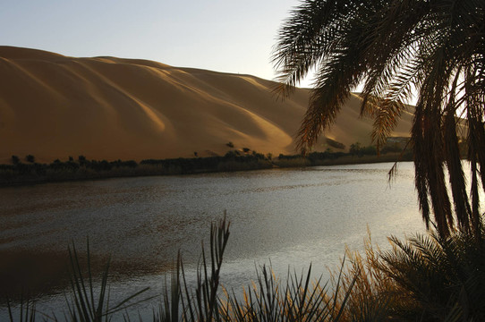 gabron沙漠湖，sahara，利比亞
