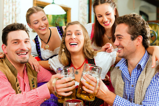 巴伐利亞人喝啤酒