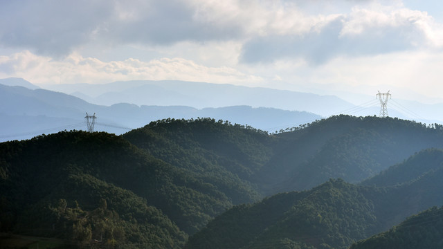 山巒疊嶂