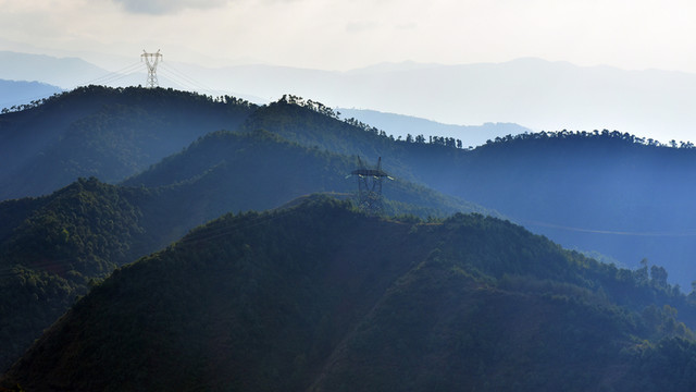 水墨遠山