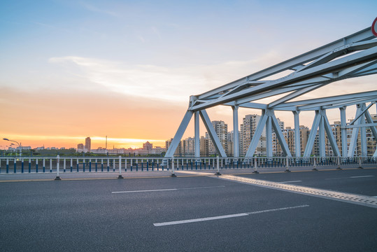 中國常州新龍大橋及城市景觀