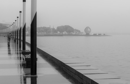 金雞湖雨景