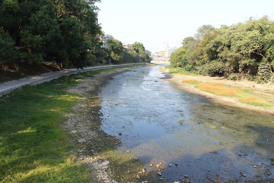 小河