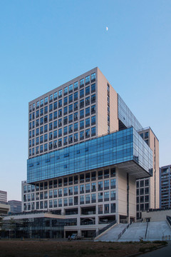 深大基礎實驗樓
