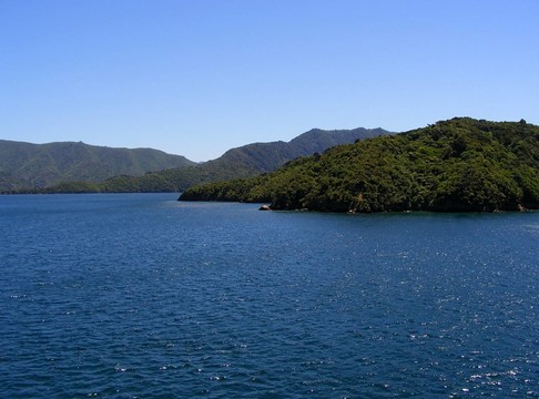 馬爾堡峽灣