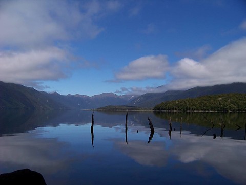 湖莫諾懷