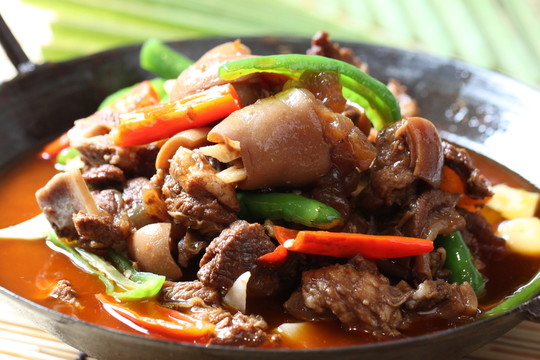 秘制羊肉煲