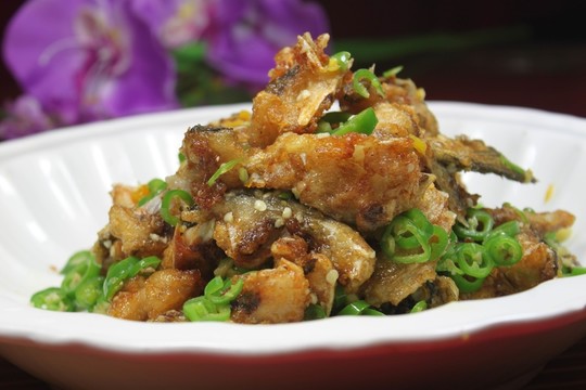 青椒碎魚頭