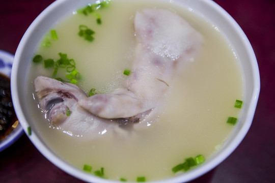 蹄花湯