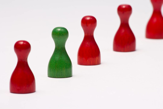 不同顏色的棋子