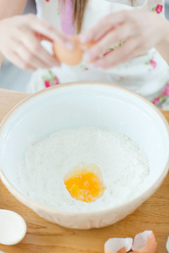女人笑了