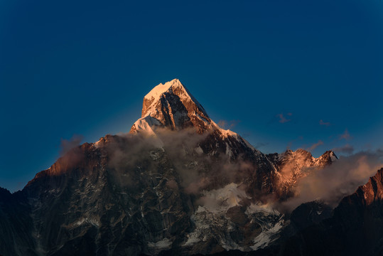 夕照四姑娘山