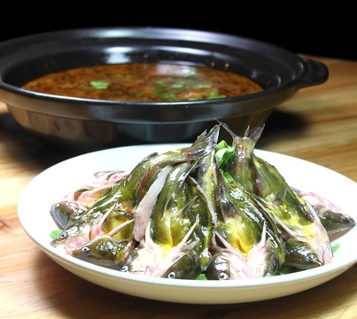 酸湯黃骨魚(yú)