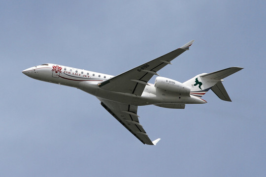 飛機(jī)起飛 中一航空