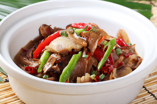 南筍 燉臘肉