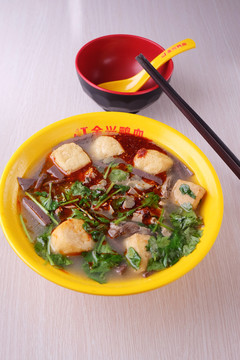 鴨血粉絲湯