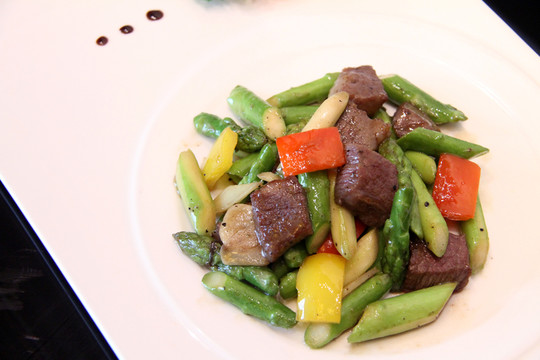 蘆筍炒牛肉