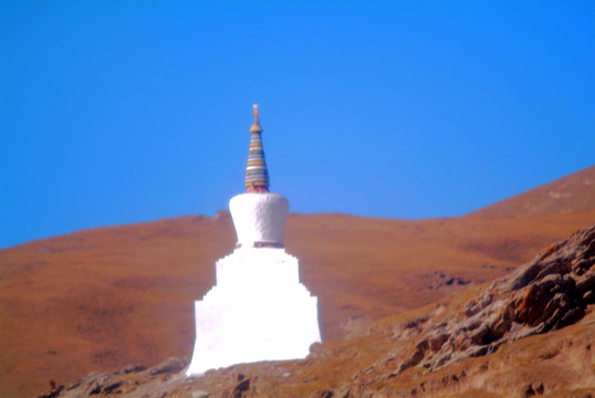 佛塔 塔 舍利 舍利塔 山坡