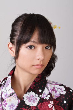 生活孤獨(dú)的日本女人美麗憂傷浴衣漂亮