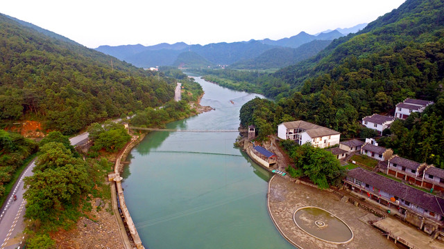 秋浦河風光