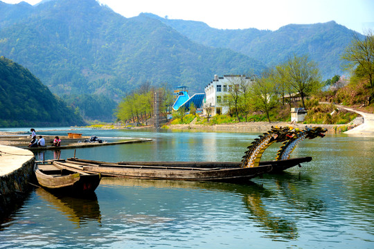 秋浦河