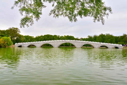沈陽(yáng)北陵公園七孔石拱橋