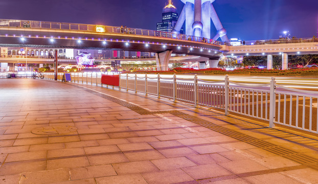 上海金融區(qū)廣場(chǎng)夜景