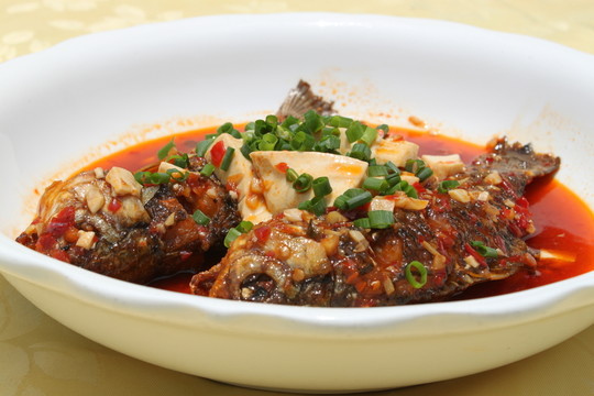 鯽魚燒豆腐