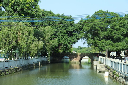 鄉(xiāng)村古橋