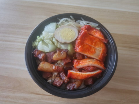 紅燒肉拼雞排咸蛋快餐茶餐廳
