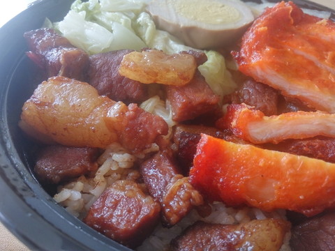 紅燒肉拼雞排咸蛋快餐茶餐廳