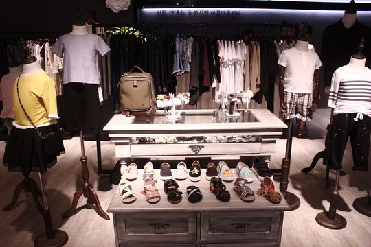 服裝店局部陳列