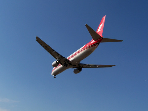 上海航空 飛機(jī)降落