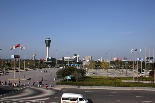 西安機(jī)場(chǎng) 停車場(chǎng) 樓前廣場(chǎng)