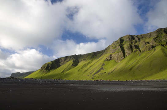 在黃昏的燈光reynisfjall