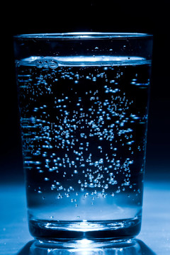 有泡沫的水玻璃