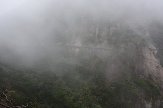 三清山風(fēng)光攝影 霧中的三清山