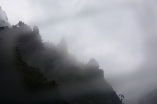三清山風(fēng)光攝影 霧中的三清山