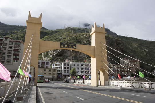 丹巴嘉絨大橋