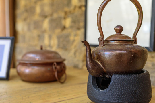 銅茶壺