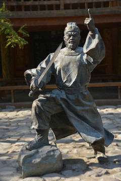 托塔天王晁蓋雕像