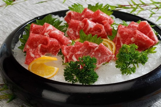 和牛刺身