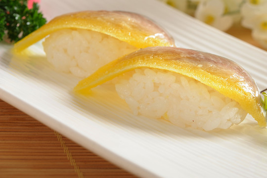 希鯪魚籽壽司
