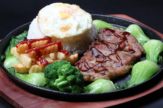 鐵板牛肉扒飯