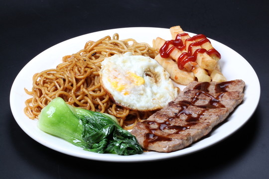 牛肉扒車仔面
